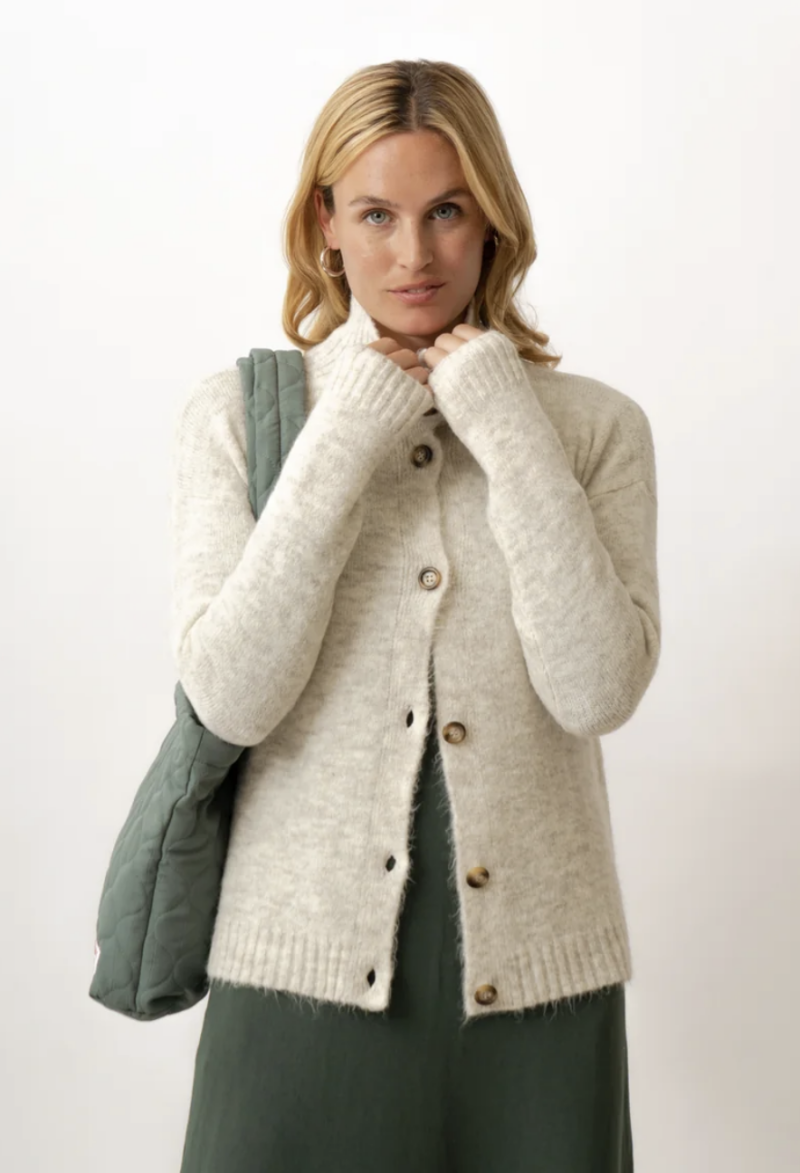 Cardigan still - Imagen 3