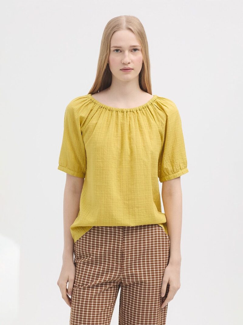 Blusa escote goma