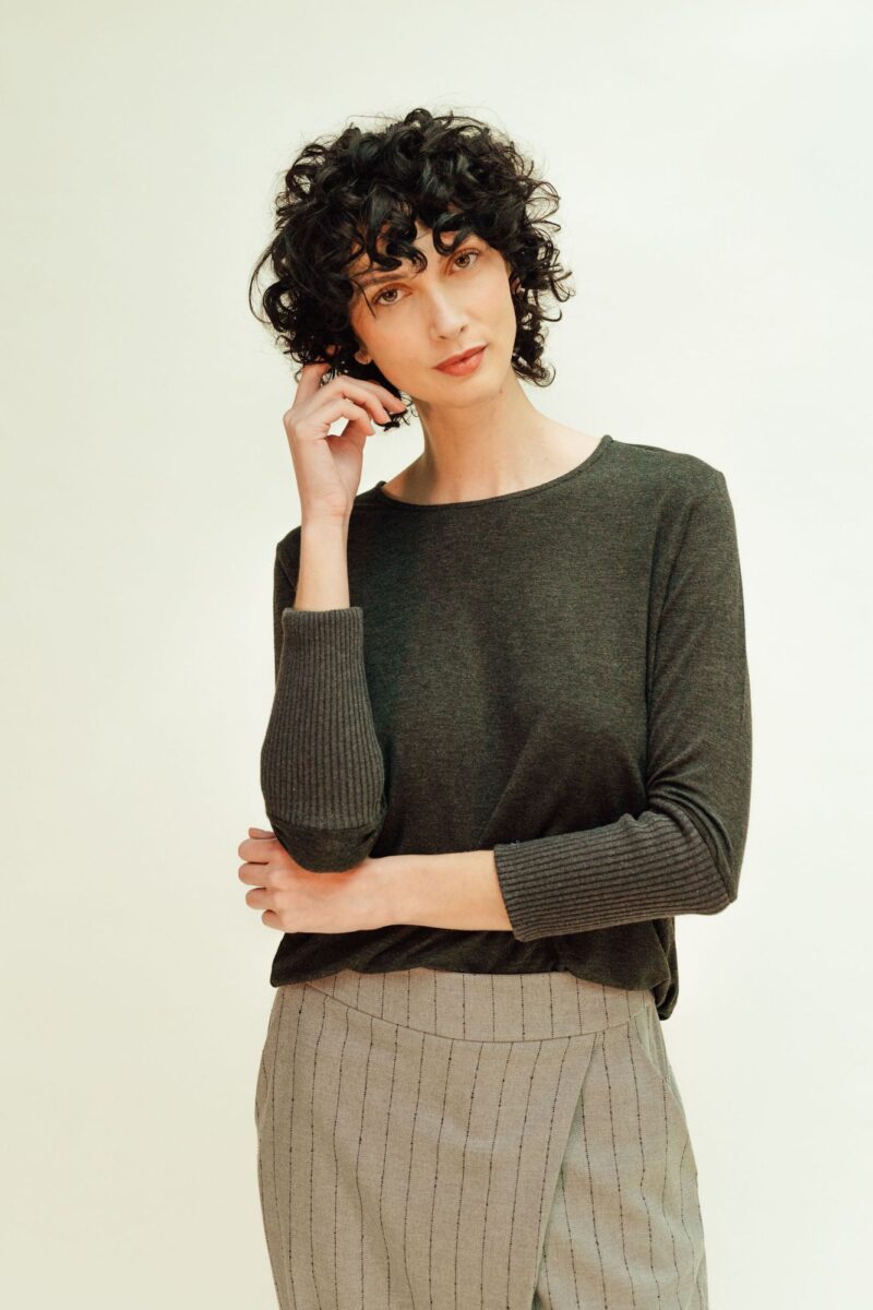 Camiseta gris - Imagen 2